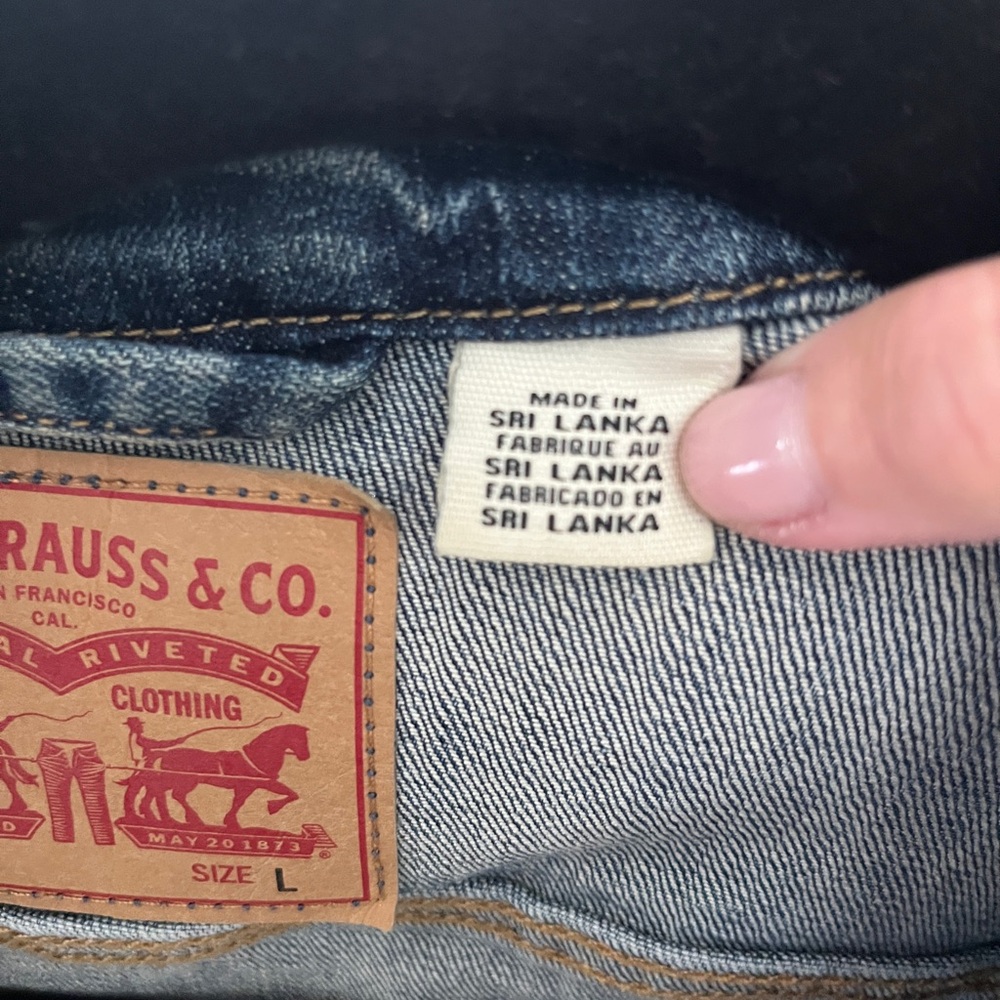 Levi's Classic Blue Denim Jacket size large - Picture 2 of 2